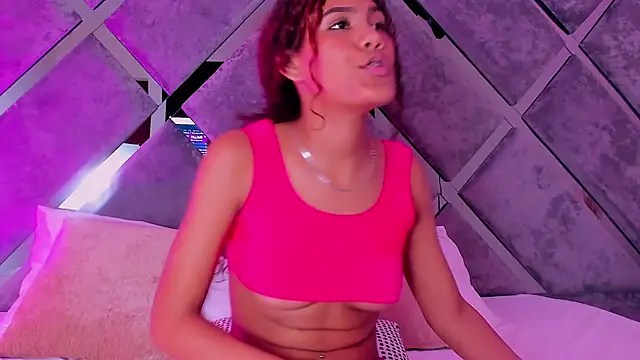 luciagray1 - Luciagray1's free webcam - UK Sex Cams