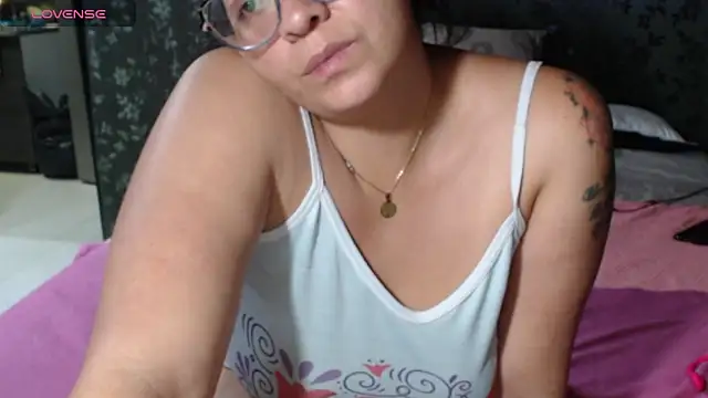 miia-big1boobs_ webcam