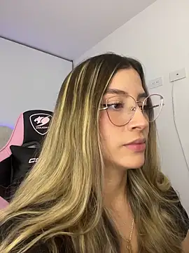 Webcam Model (Issabela_G1)  is live.Free join now!