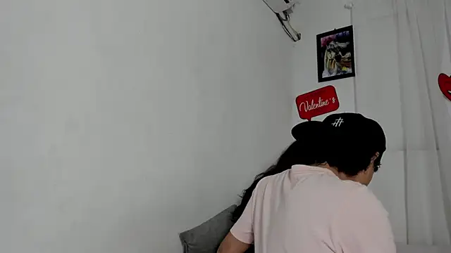 Laura_and_Kevin webcam