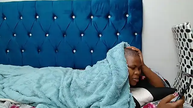 SexyDarkLadyXxx webcam