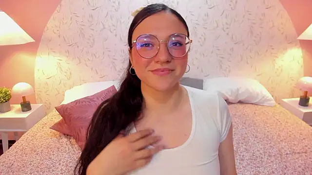 Angelie_Rosebrm webcam