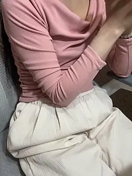 mina048 - Mina048's free webcam