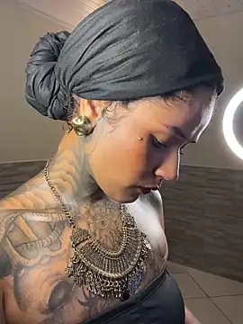 xbigpeach - Xbigpeach's free webcam - UK Sex Cams