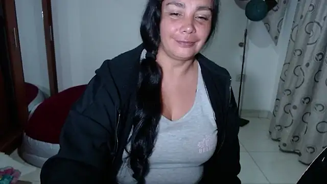 vivian-milf webcam