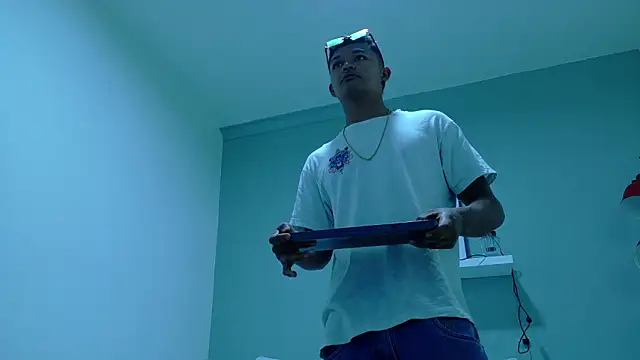 AndrewKenoxx_ webcam