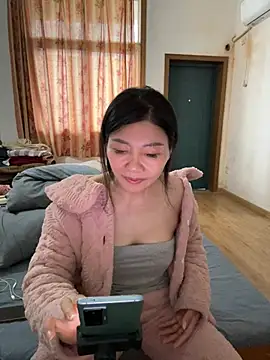 美女xiiuuff18在线直播