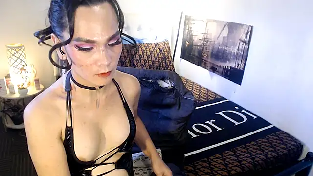 NinaDOM4CUM webcam