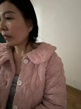 美女xiiuuff18在线直播