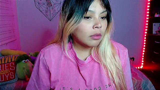 EllieMoonX webcam