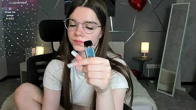 miss__evelyne webcam