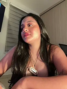 kenndall_21 - Kenndall_21's free webcam