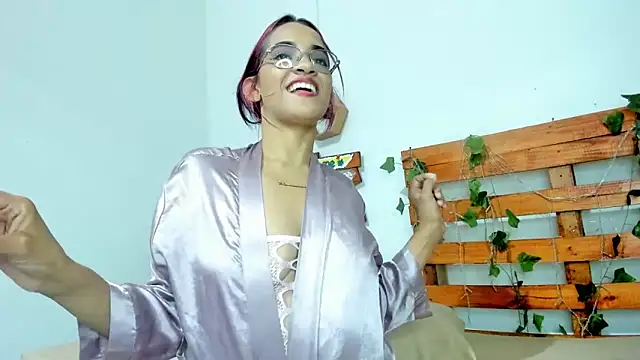 cris_dulce - Cris_dulce's free webcam - UK Sex Cams