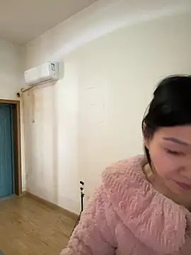 美女xiiuuff18在线直播