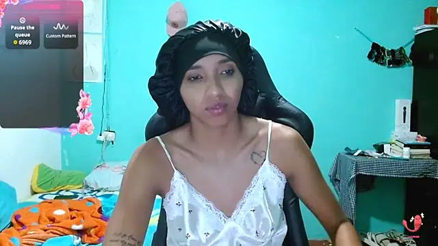 Sensitive Brunette (Sensitive_brunette)