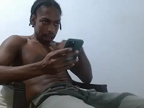 Larry-n-clouds webcam