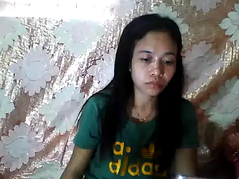 PinaySkinnyGirl webcam