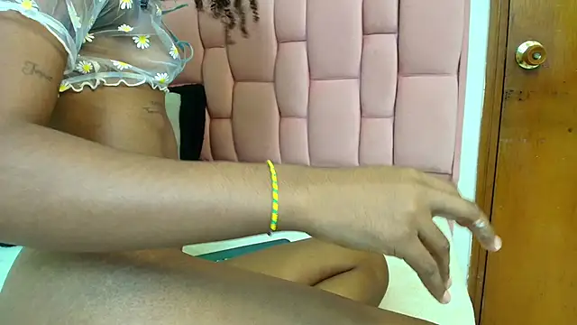 victoria_aphril webcam