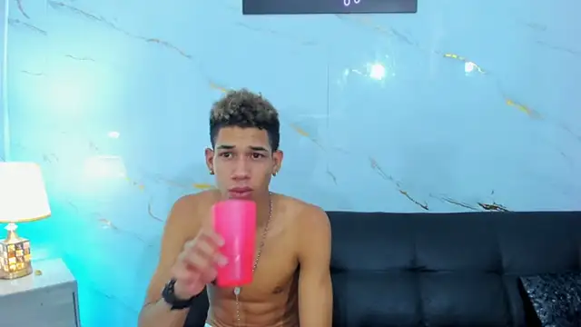 Little_nicoll webcam