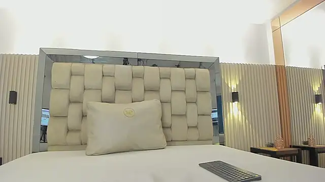 olivia_kollins webcam