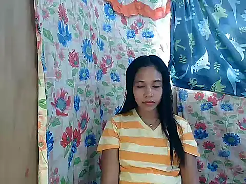 PinaySkinnyGirl webcam