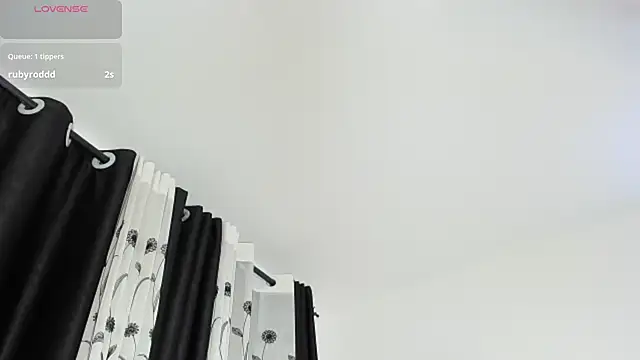 CREAMY_BUBBLEGUM webcam