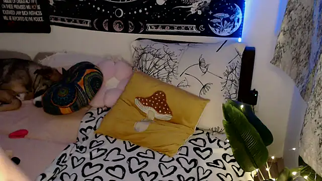 AlienforTwenty webcam