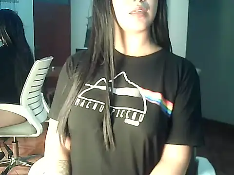 FallsForHerSmile webcam