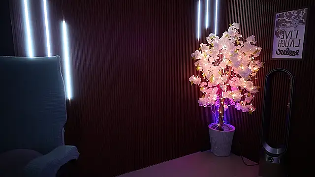 xxforyoureyesonlyxx webcam