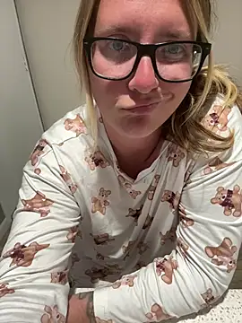 _ElizabethLove_ webcam