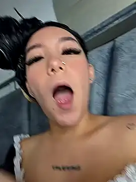 Webcam Model (alaia_princess) is live