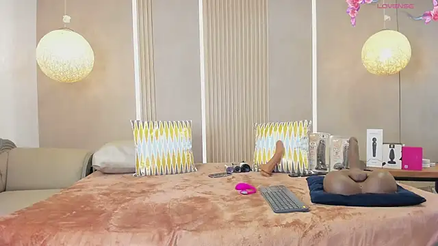 sabrina_shark_ webcam