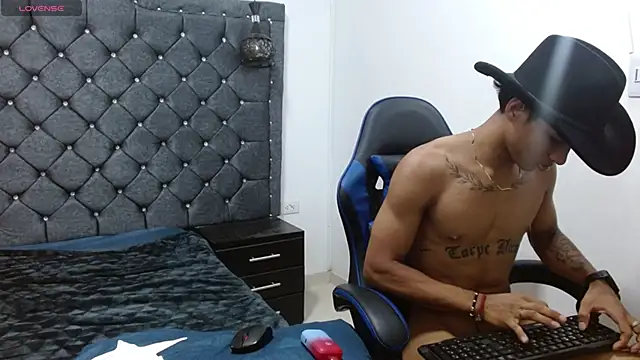 luka_big18 - Luka_big18's free webcam