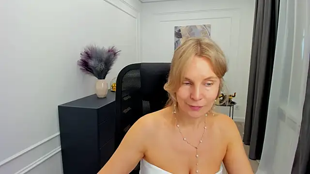 sinty_devis - Sinty_Devis's free webcam - UK Sex Cams