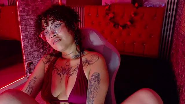 mia_hernnandez webcam