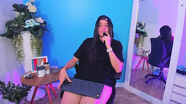 ViictoriiaSaenz webcam