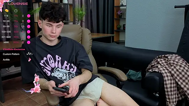 cute_mike - Cute_Mike's free webcam - UK Sex Cams