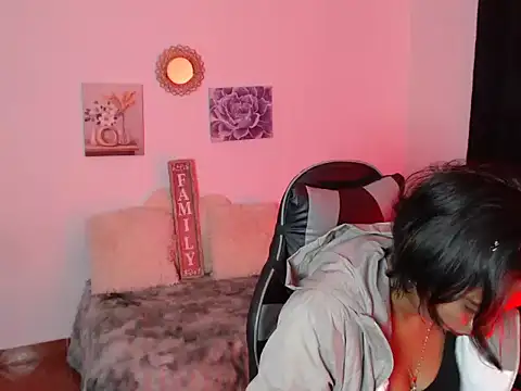 samanta_777 - Samanta_777's free webcam - UK Sex Cams