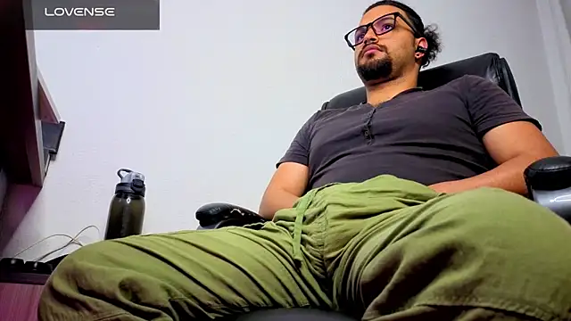 ernesto-rodriguez82 - Ernesto-Rodriguez82's free webcam - UK Sex Cams