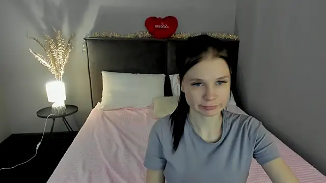 SkinyJoys webcam