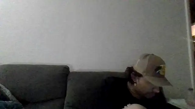 Tallhungandcloudy webcam