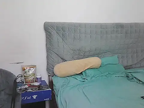 alphalatinobear - AlphaLatinoBear's free webcam - UK Sex Cams