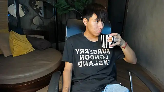 isaac_grimm - Isaac_grimm's free webcam - UK Sex Cams