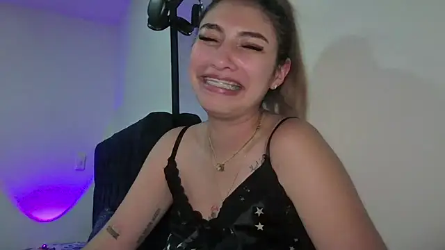 AliceTeenager___ webcam