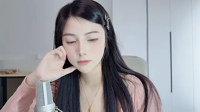 美女HaagenDazs_在线直播