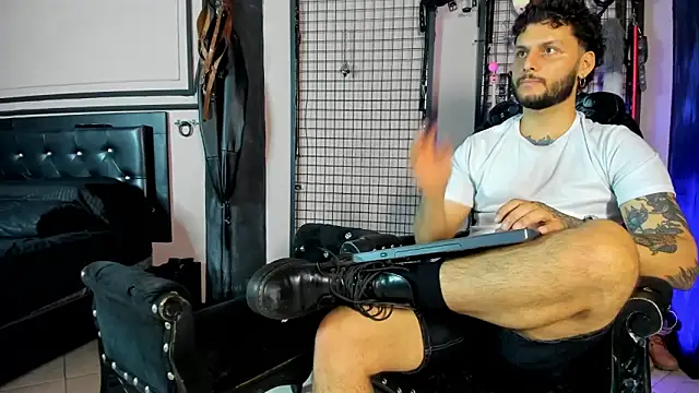 Twisted_Fantasy webcam