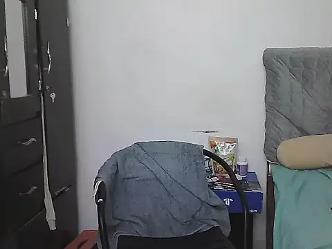 AlphaLatinoBear webcam