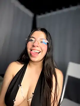 ShyDesireXXX webcam