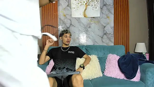 YOUNG_BOYS_HELL webcam