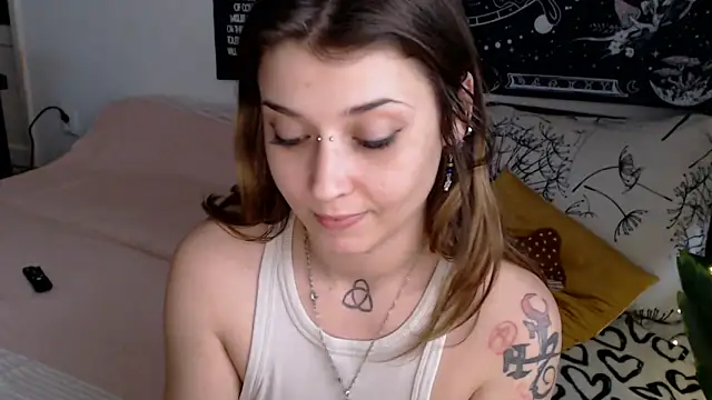 AlienforTwenty webcam